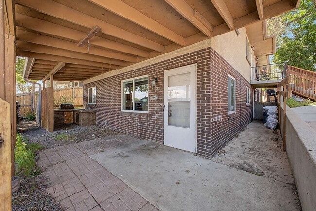 Foto del edificio - Garden Level 2 bedroom/1 bath for rent in Denver