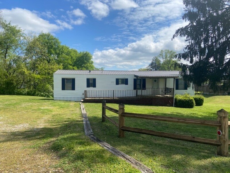 1018 Ozark St, Maryville, TN 37801 House Rental in Maryville, TN