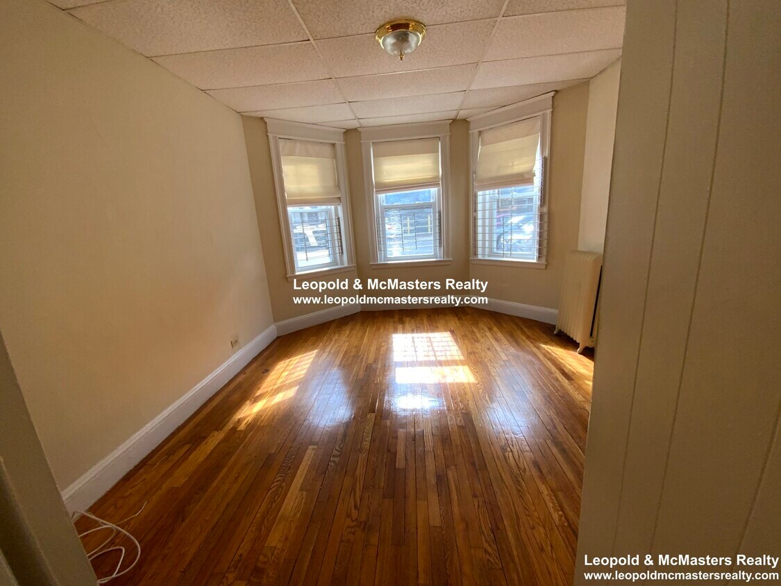 Primary Photo - 217 Kelton St