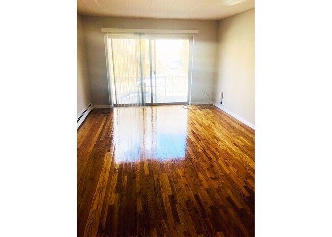 Building Photo - 539 Lowell Ave