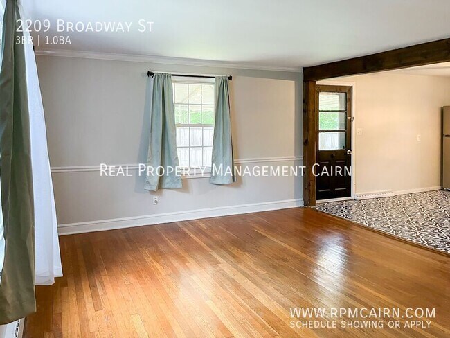 Foto del edificio - 2209 Broadway St