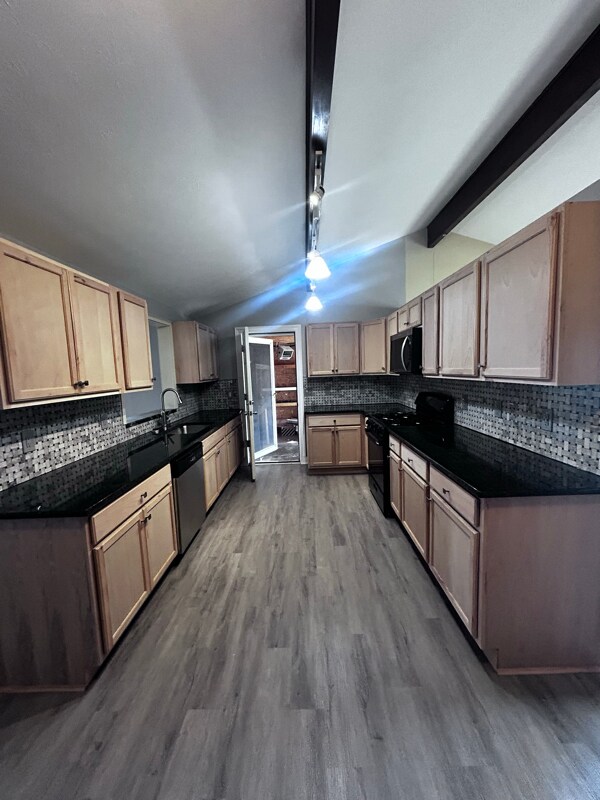 Foto del edificio - 4025 Kenyon Ave