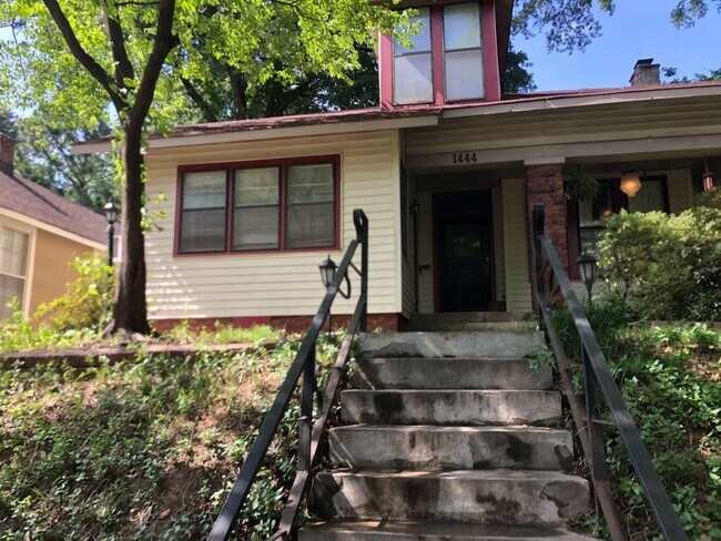 Foto del edificio - 1442 Vance Ave