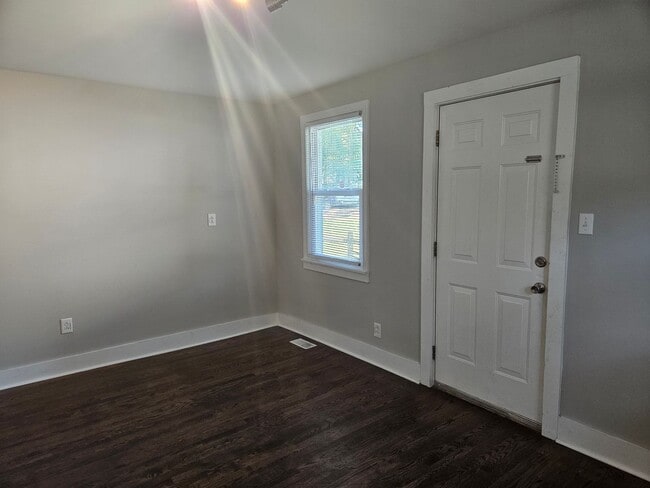 Building Photo - 538 W Weatherspoon St