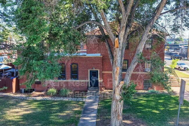 Foto del edificio - 1301 W Dakota Ave
