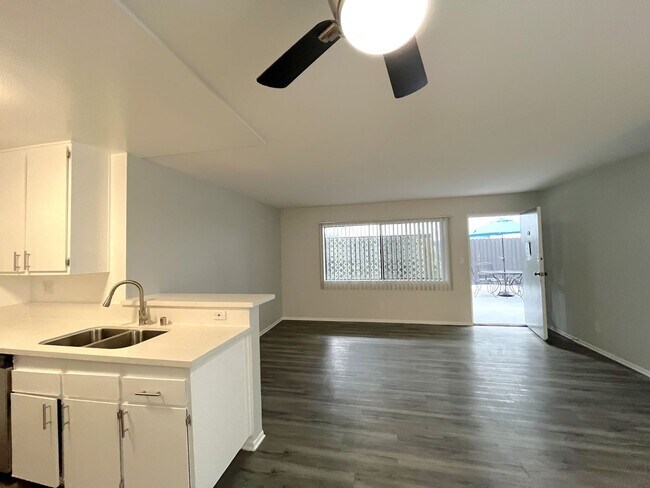 Interior Photo - 951 S. Oxford