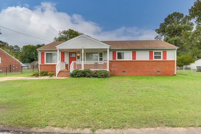 Photo - 1011 Robinson Rd House