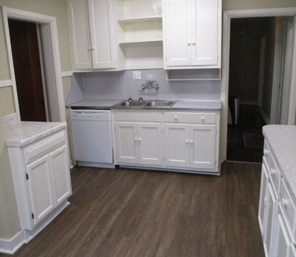 Foto del edificio - "Charming 3-Bedroom 1.5- Bath with Spaciou...