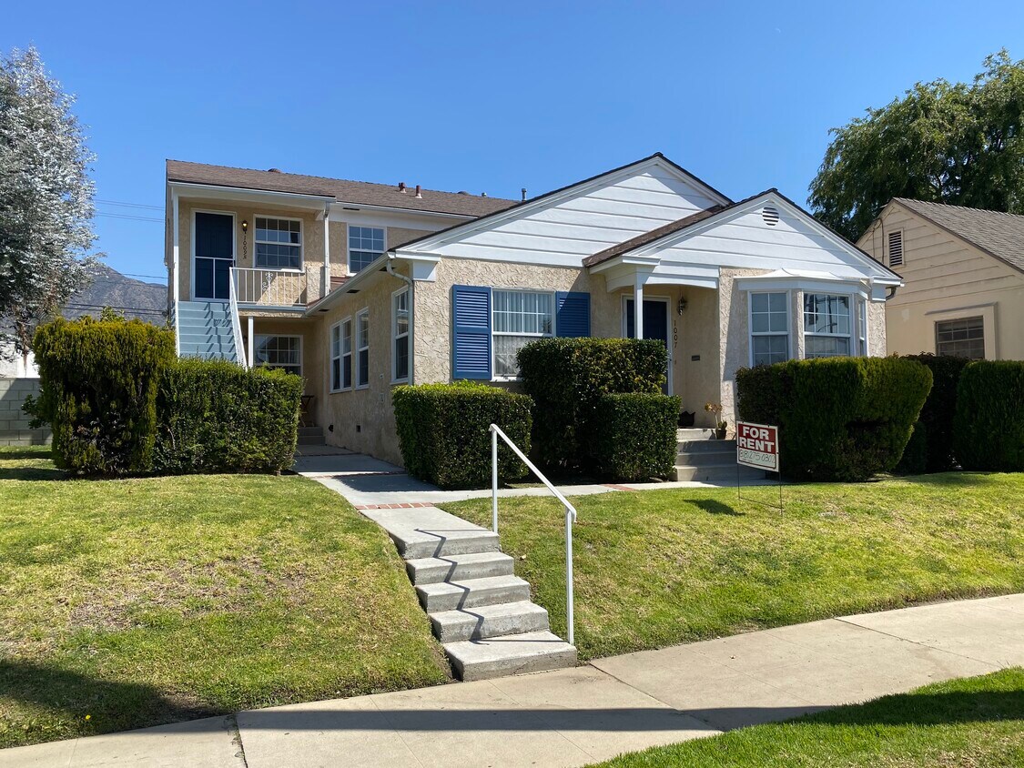 Primary Photo - 1009 1/2 W Glenoaks Blvd