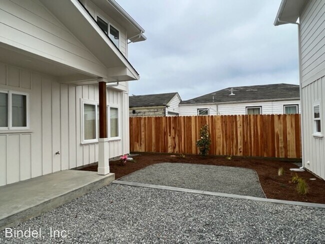 Foto del edificio - 3 br, 2 bath House - 1424 L ST