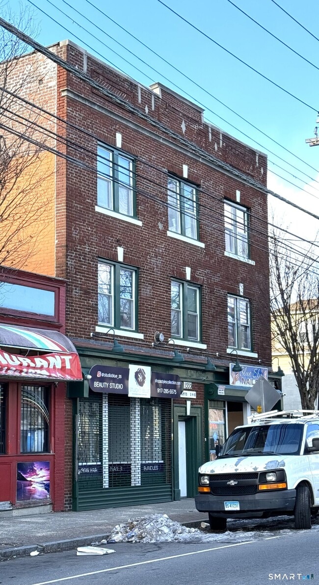 Foto del edificio - 1333 E Main St