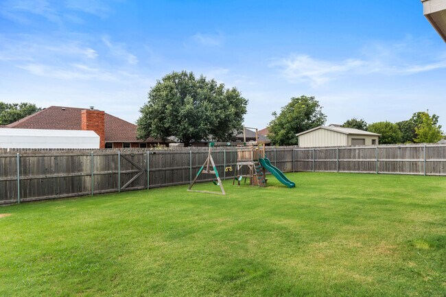 Building Photo - 1104 Northridge Blvd