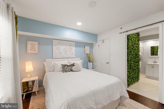 Foto del edificio - 3309 Wyndham Cir