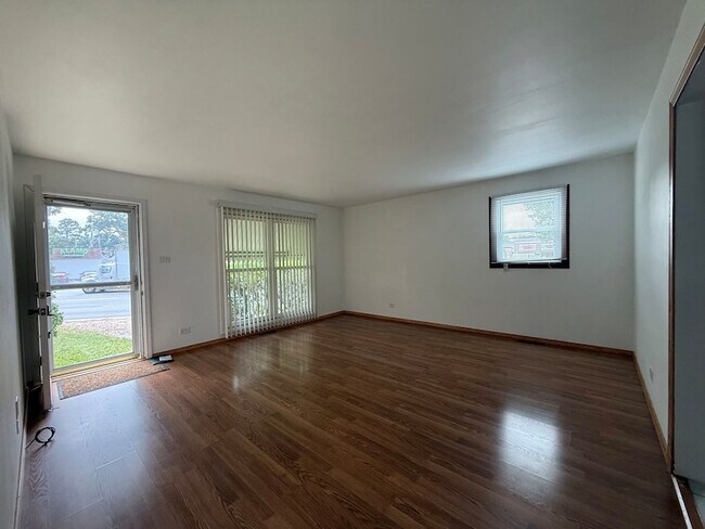 Foto del edificio - 723 S Lake St