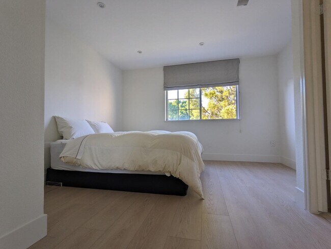 Foto del edificio - 142 Monaco Dr