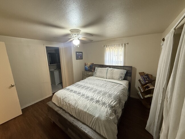 Building Photo - 1215 E Beverly St