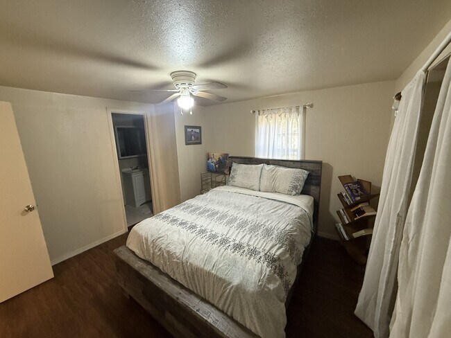 Foto del edificio - 1215 E Beverly St