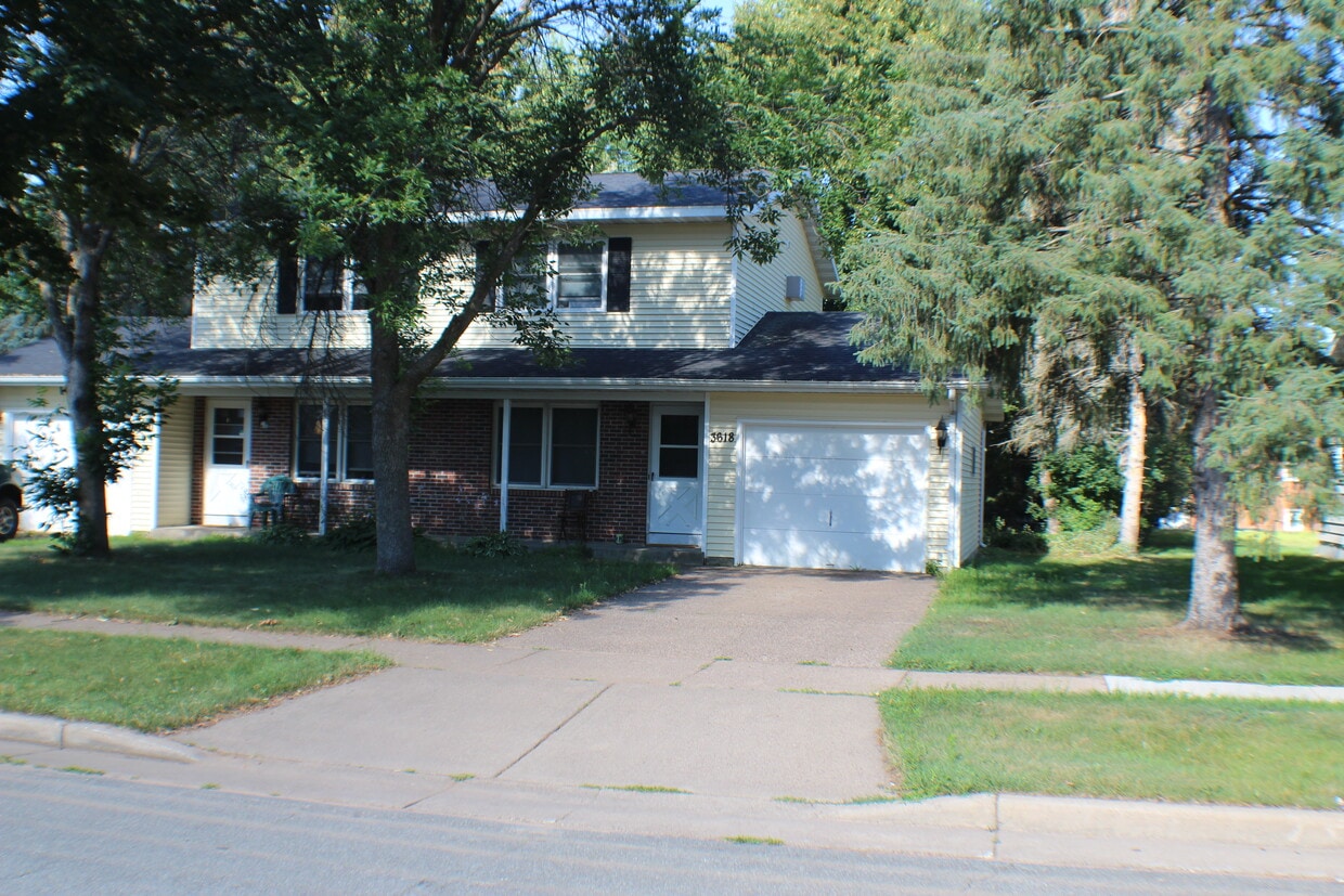 3618 Lana Ln, Eau Claire, WI 54701 Townhouse for Rent in Eau Claire