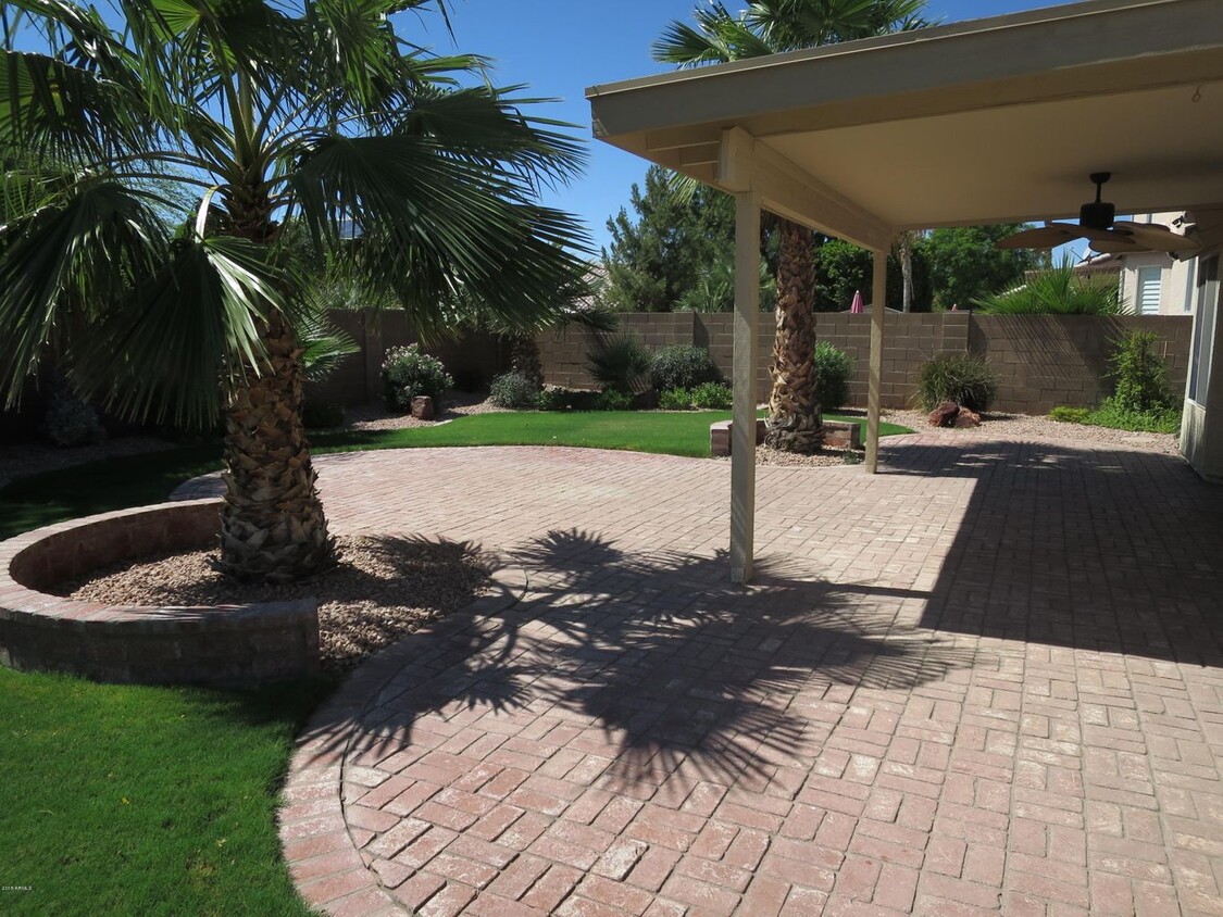 Foto principal - 9139 W Davis Rd