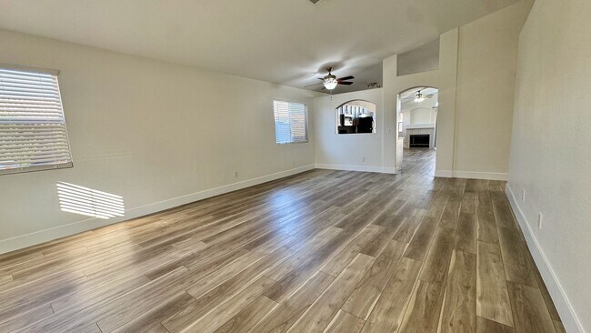 Foto del edificio - Beautiful Single Story Home Ready for Imme...