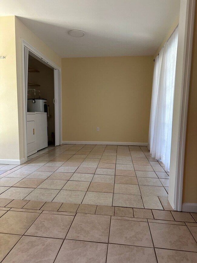 Foto del edificio - 2 Bedroom Home Available Now