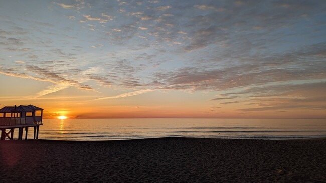 Morning sunrise - 66 Railroad Ave