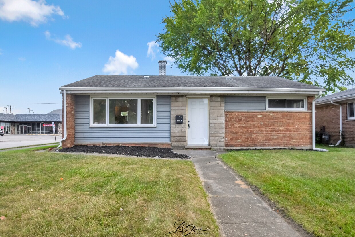 Foto principal - 17103 Burnham Ave