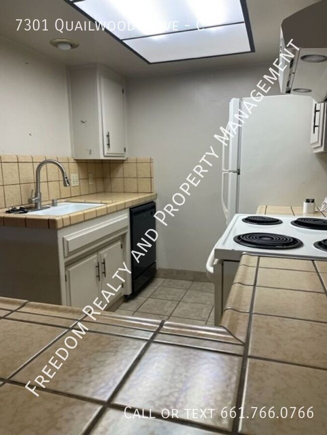 Building Photo - 7301 Quailwood Dr