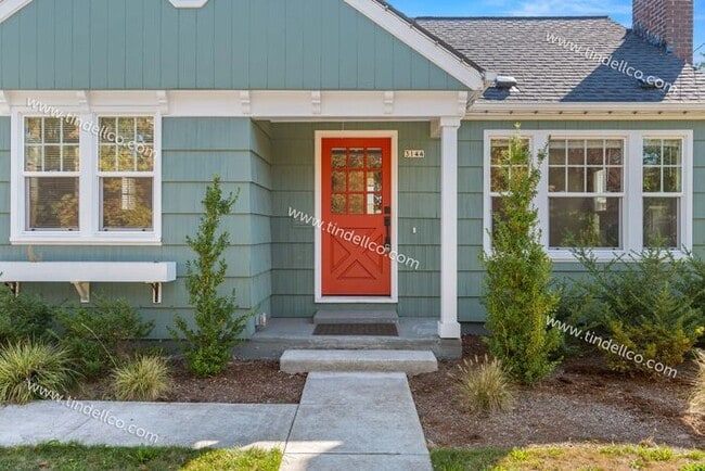 Building Photo - Charming 1942 Home in the Heart of Kenton ...