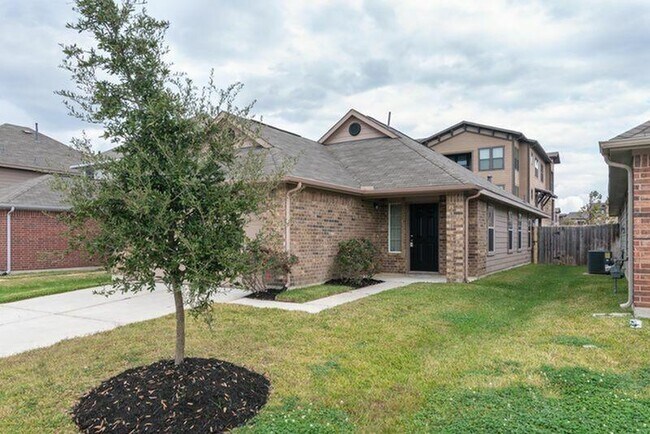 Foto del edificio - 5706 Plantation Forest Dr