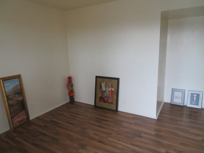 Living Room - Bel-Aire/Fairway Apartments