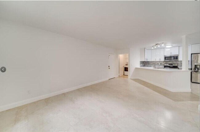 Foto del edificio - 4035 W McNab Rd