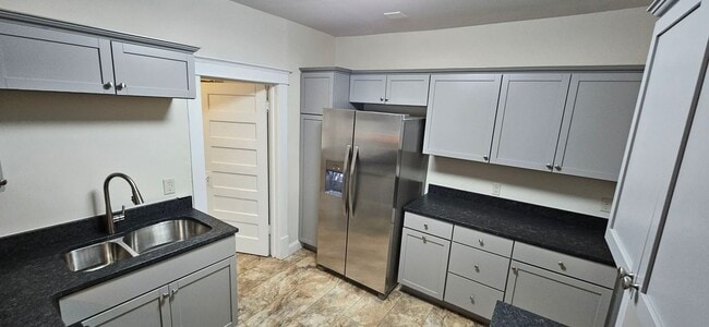 Building Photo - 438 Goethe St