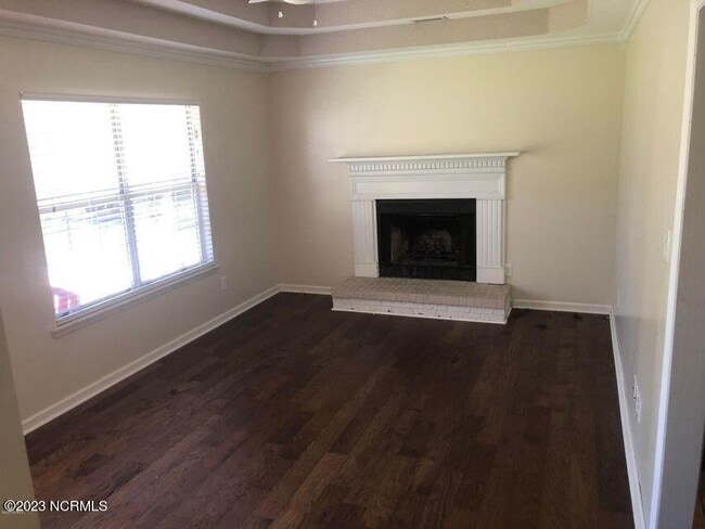 Building Photo - 209 Vandergrift Dr
