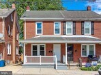 Foto principal - Coming Soon -Charming 2 Bedroom located in...