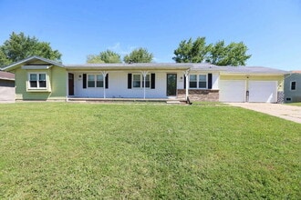 Building Photo - 2257 Countrywood Dr SE