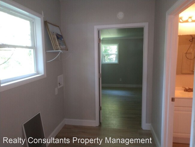 Building Photo - 3 br, 2 bath House - 712 Englewood Street