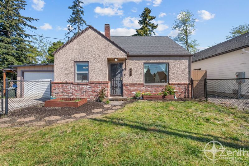 Primary Photo - 427 I St