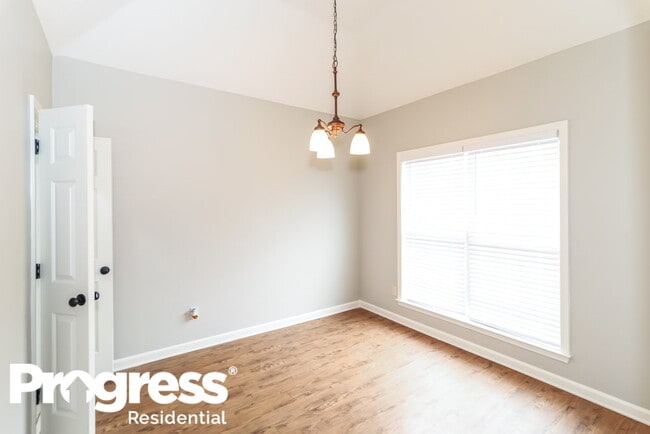 Building Photo - 10103 Lynham Dr