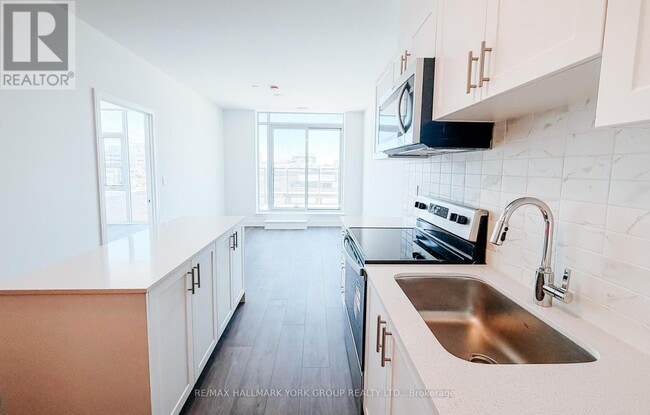 Photo du bâtiment - 705 Davis Dr