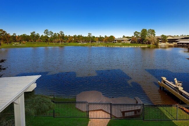 Foto del edificio - 30 Lakeside Cove