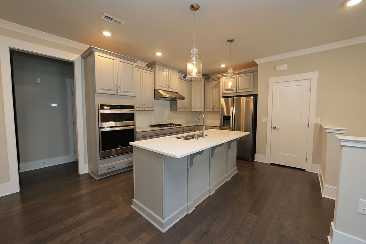 Foto principal - Modern Condo in Brier Creek Cottages Commu...