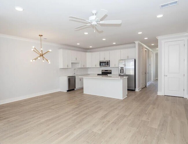 Building Photo - 2013 Rosemary St