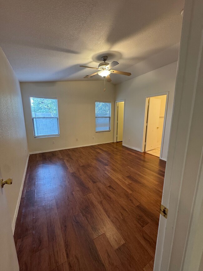 Foto del edificio - 813 E Amabisca Cir