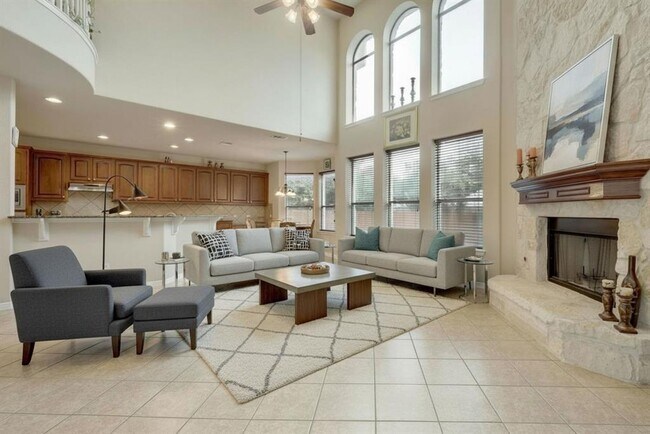 Foto del edificio - 8108 Tierra Linda Ln