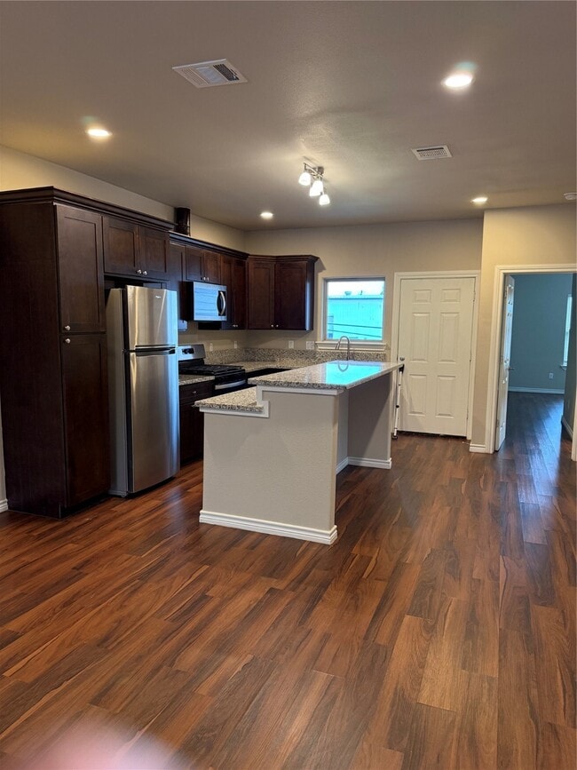 Building Photo - 6539 Crestford Ln