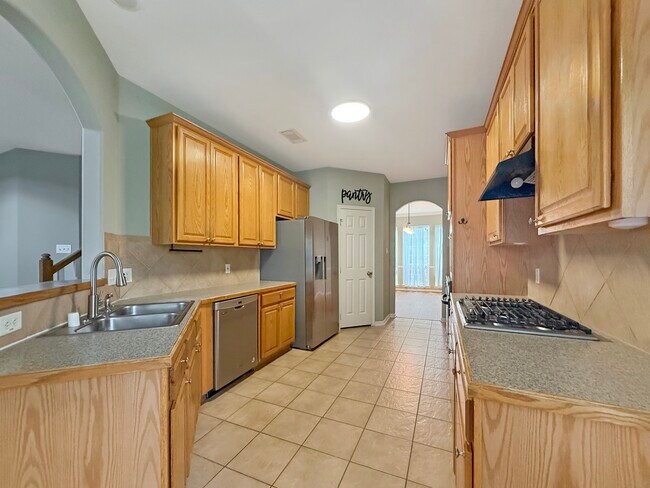 Foto del edificio - 9222 Memorial Grove Dr