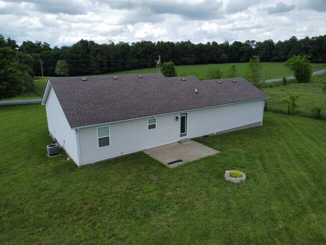 Foto del edificio - 9832 Smiths Grove- Scottsville Rd