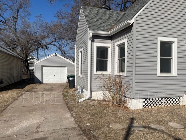 Building Photo - 4328 N 41st St