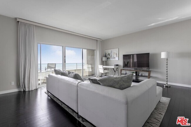 Foto del edificio - 18065 W Coastline Dr